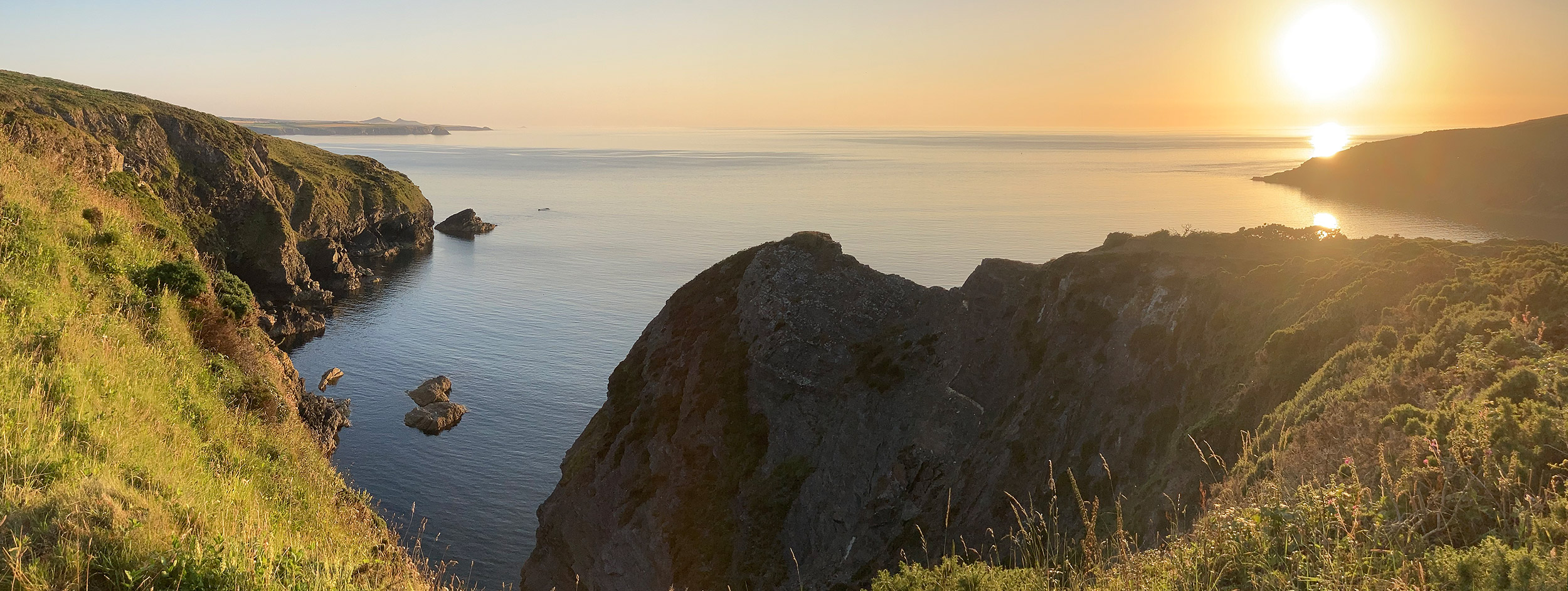 5 minutes drive from Garnllys